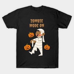 Mummie with pumpkins T-Shirt